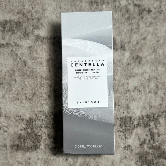 Skin 1004 Madagascar Centella Tone Brightening Capsule Ampoule - 210ml - Picture 2 of 5